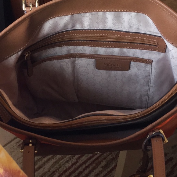 MICHAEL KORS HANDBAG ππππππππππππππ - Picture 7 of 8